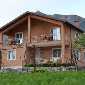 https://koman_lakeview_apartments.albaniahotels.org